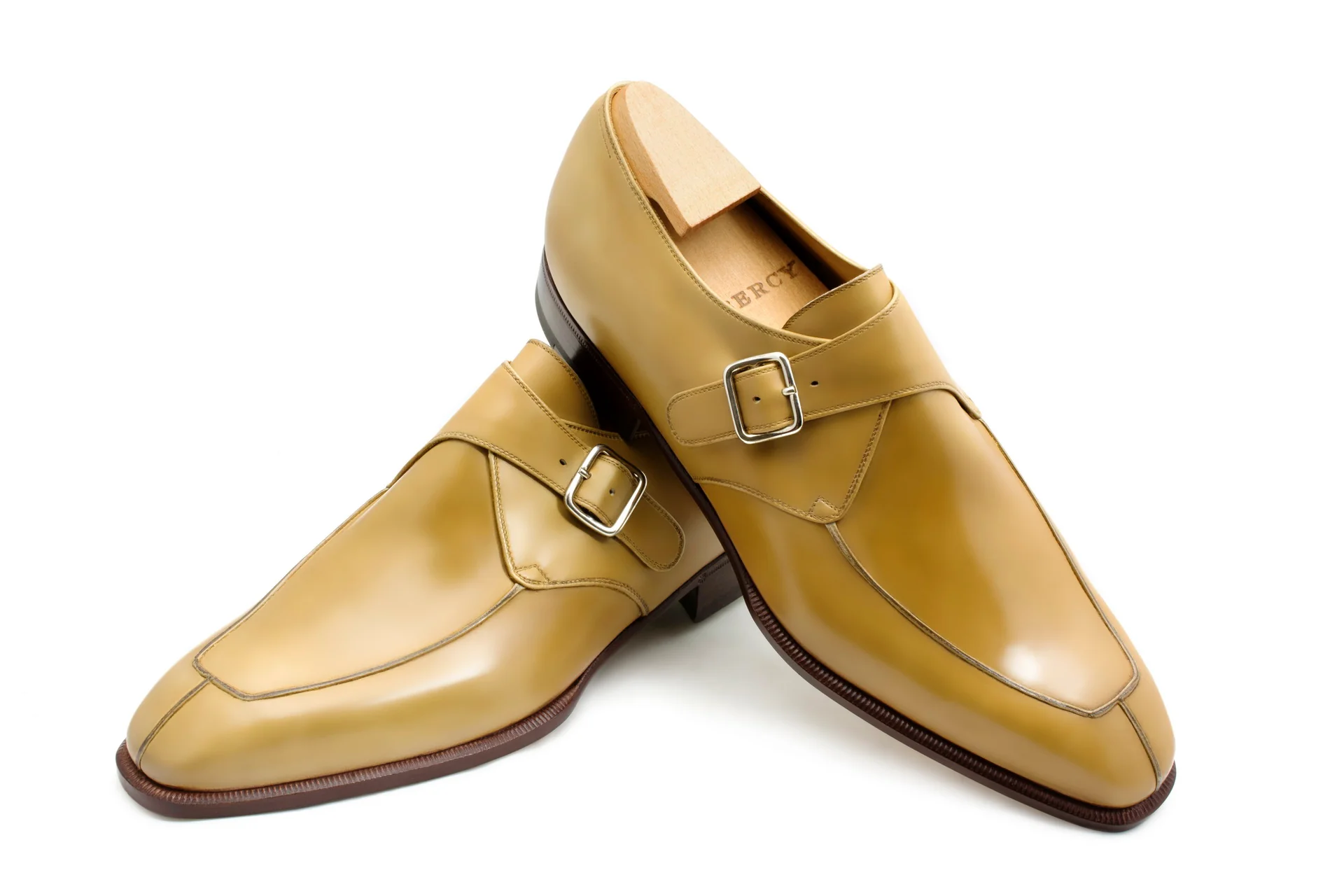 Ivo - Le raffinement d'une couture main