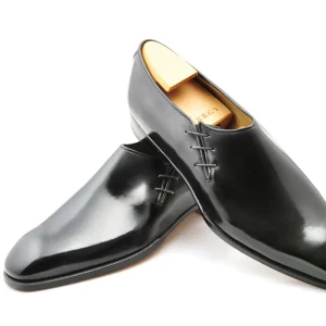 Perry -  Le Richelieu one-cut décentré