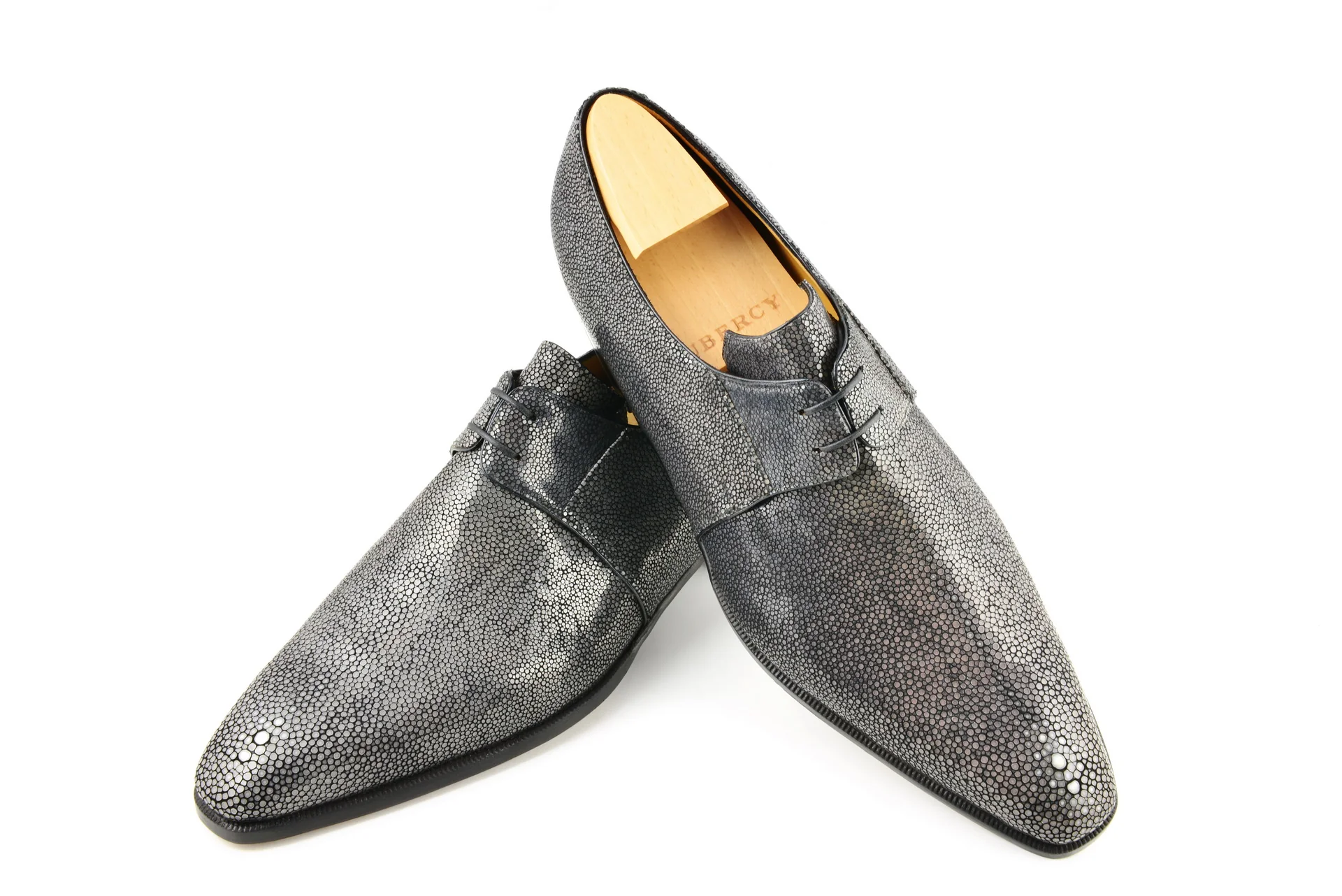 Le derby à deux oeillets Sacha en galuchat – Image 2