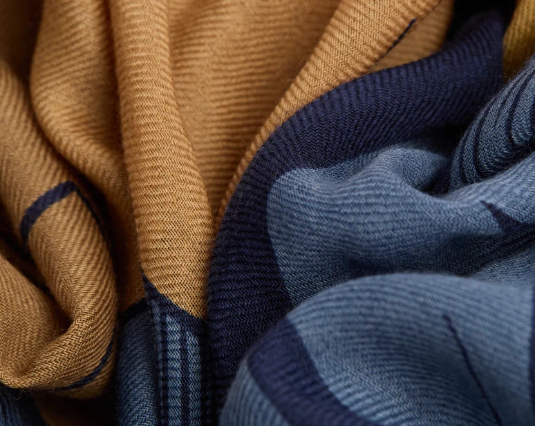 Etole 100 x 190 CAVALE Rouge Inoui Editions Dernière ! – Image 4