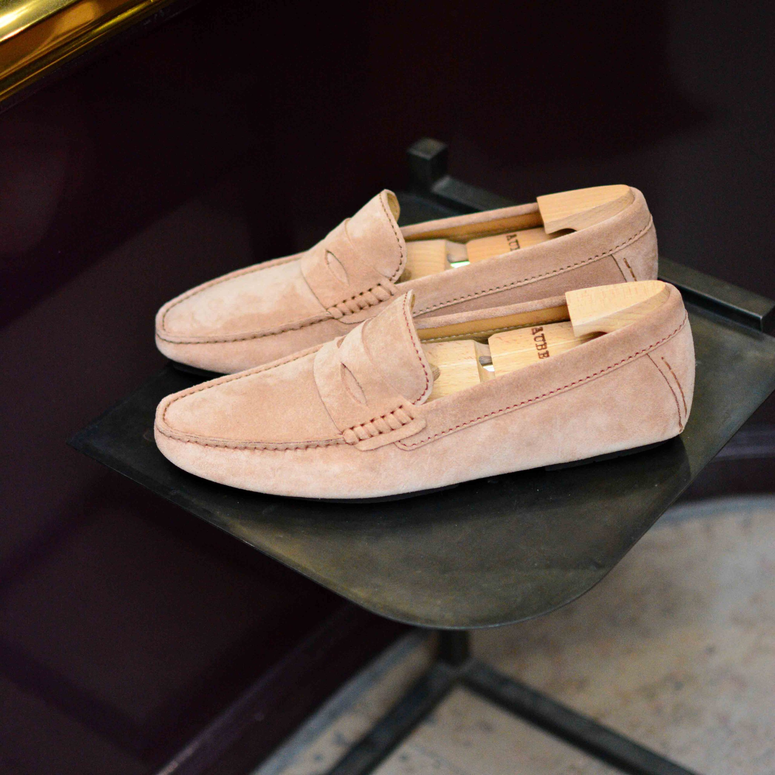 Arsène en daim beige (Archives) – Image 3