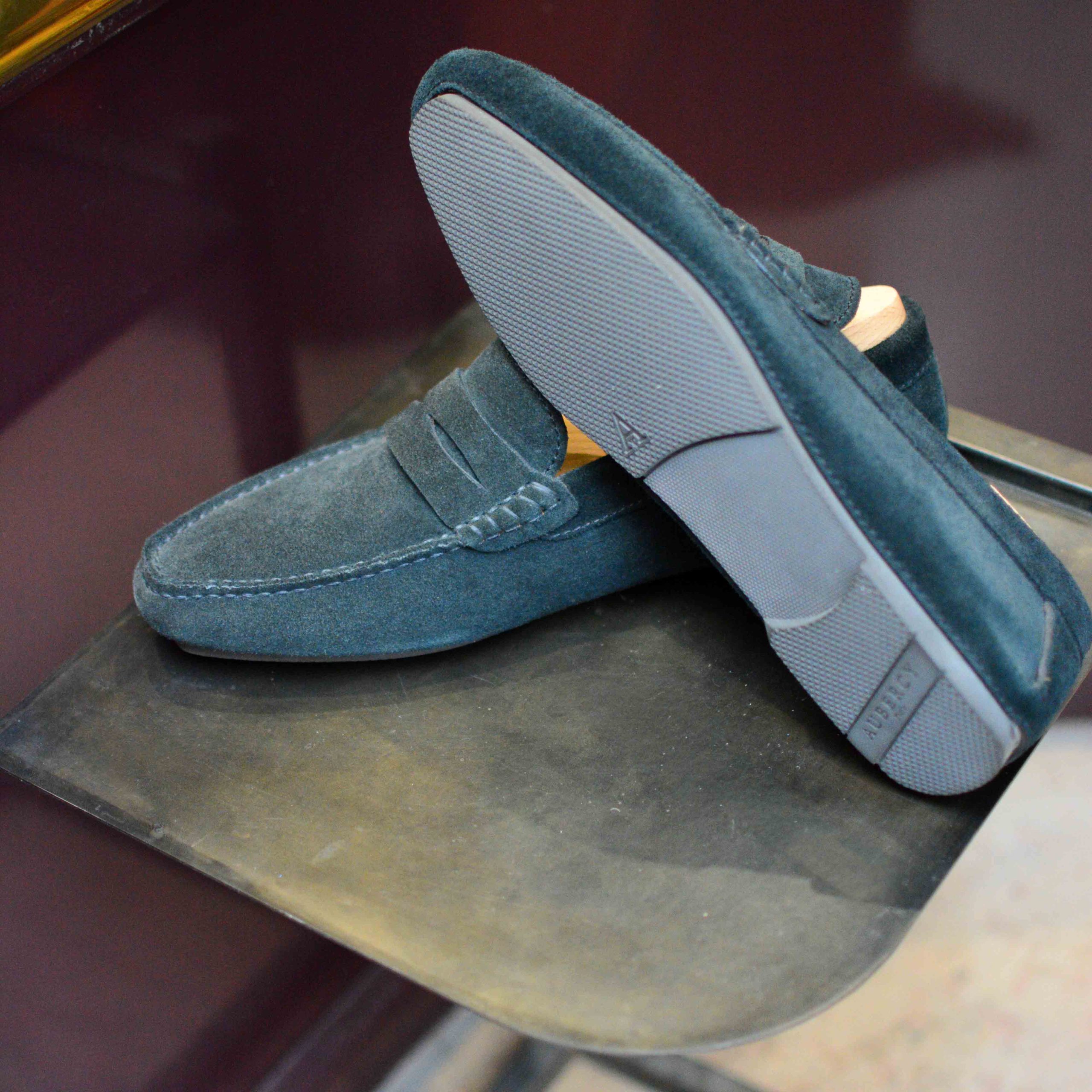 Arsène en daim gris (Archives) – Image 4