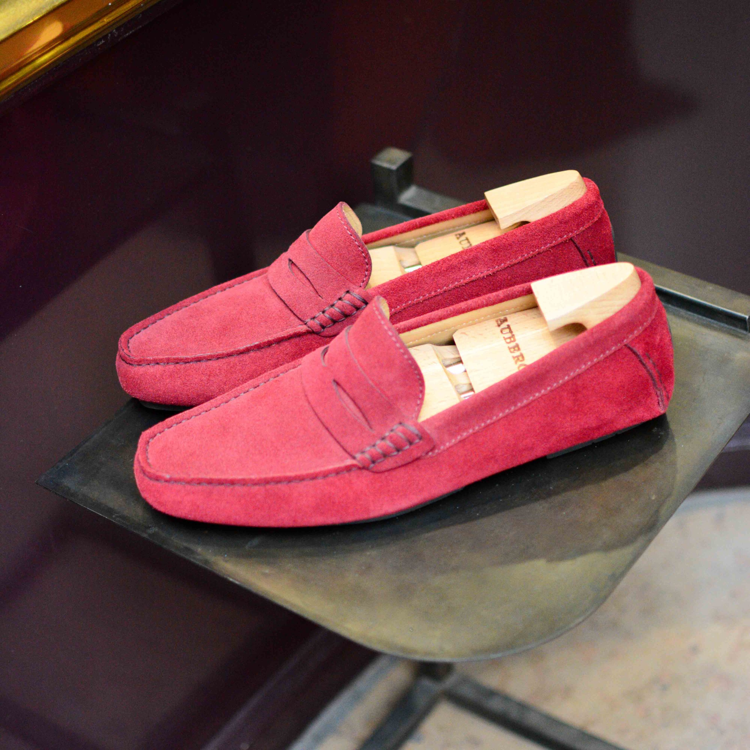 Arsène en daim rouge (Archives) – Image 3