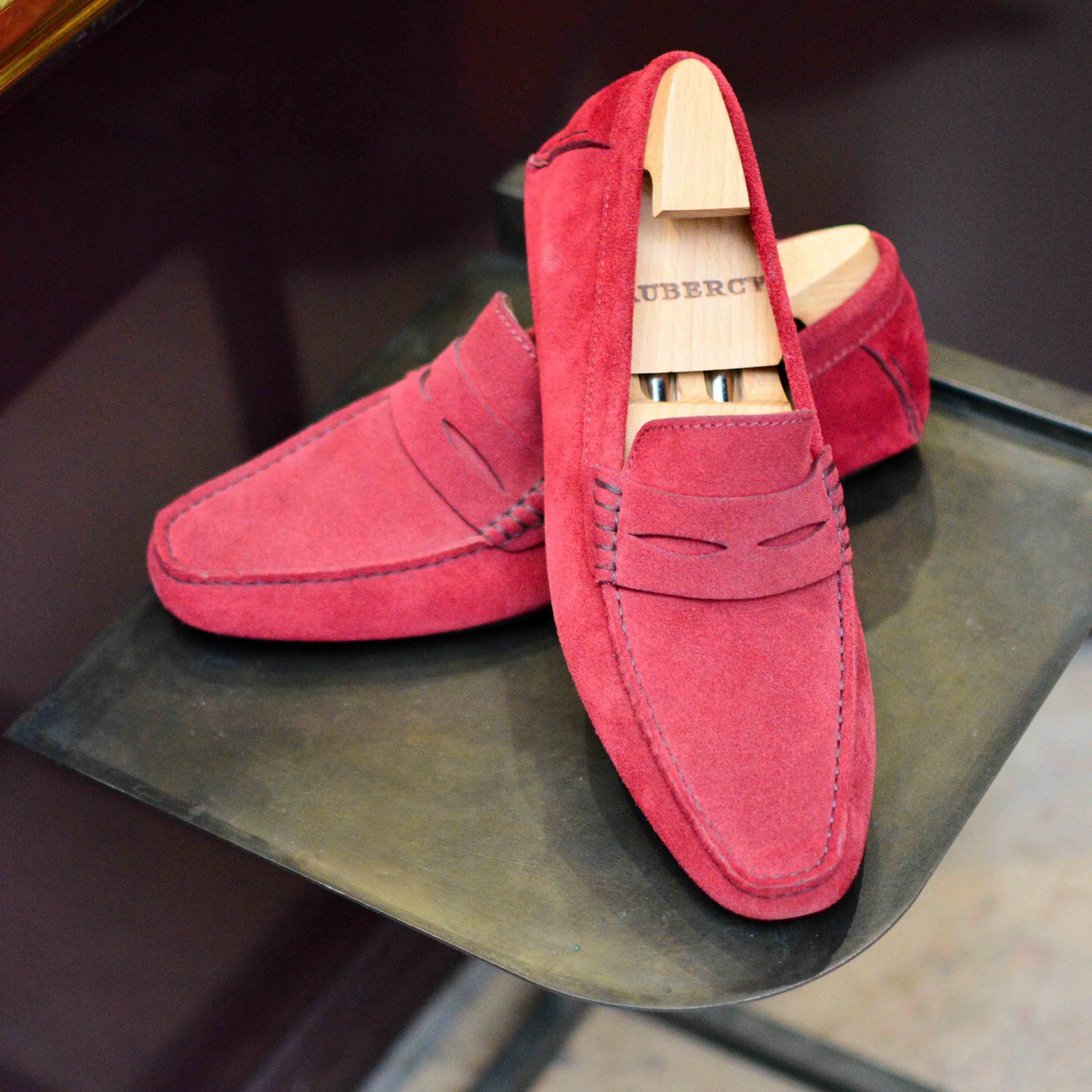 Arsène en daim rouge (Archives) – Image 2