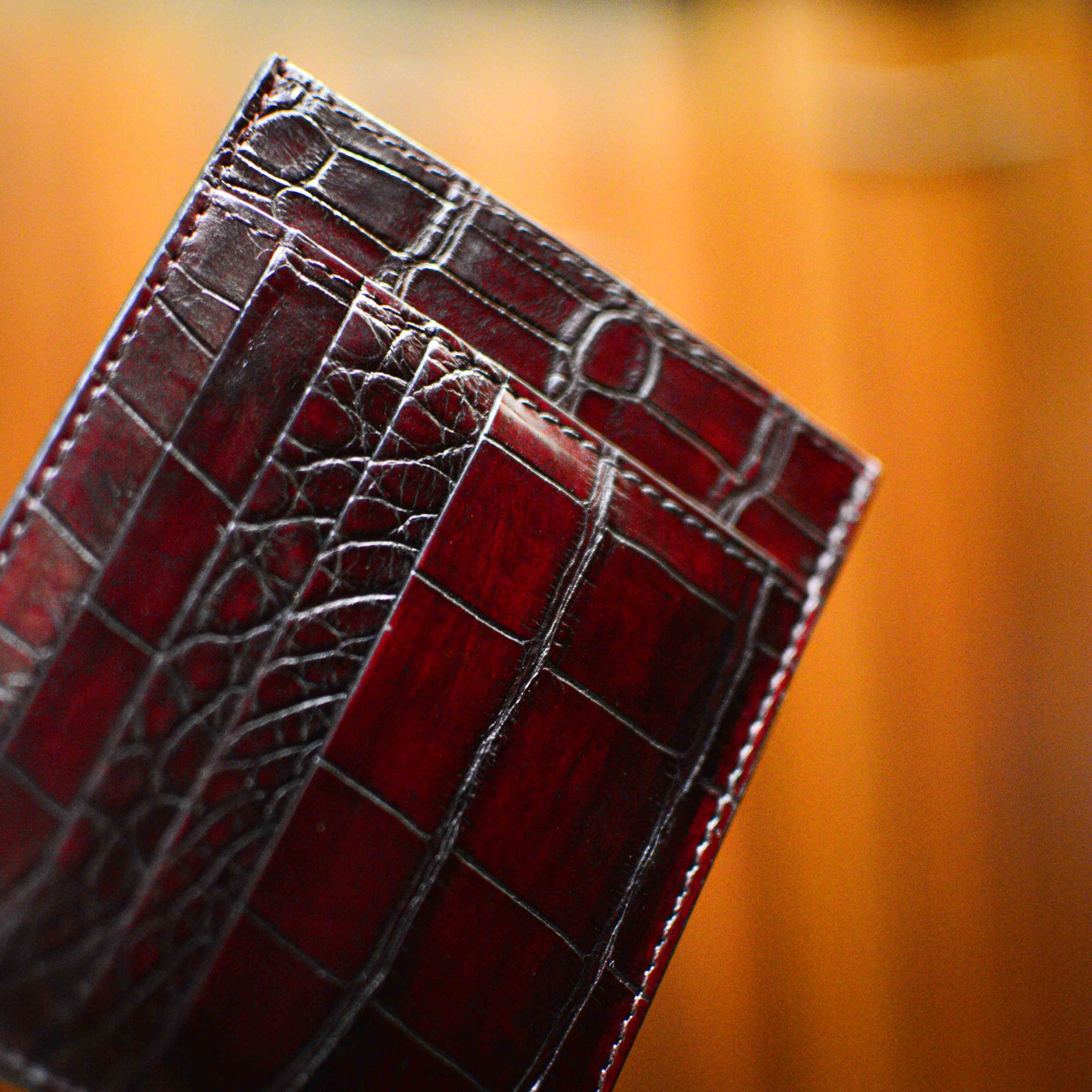 Grand porte-carte en crocodile Bordeaux – Image 4
