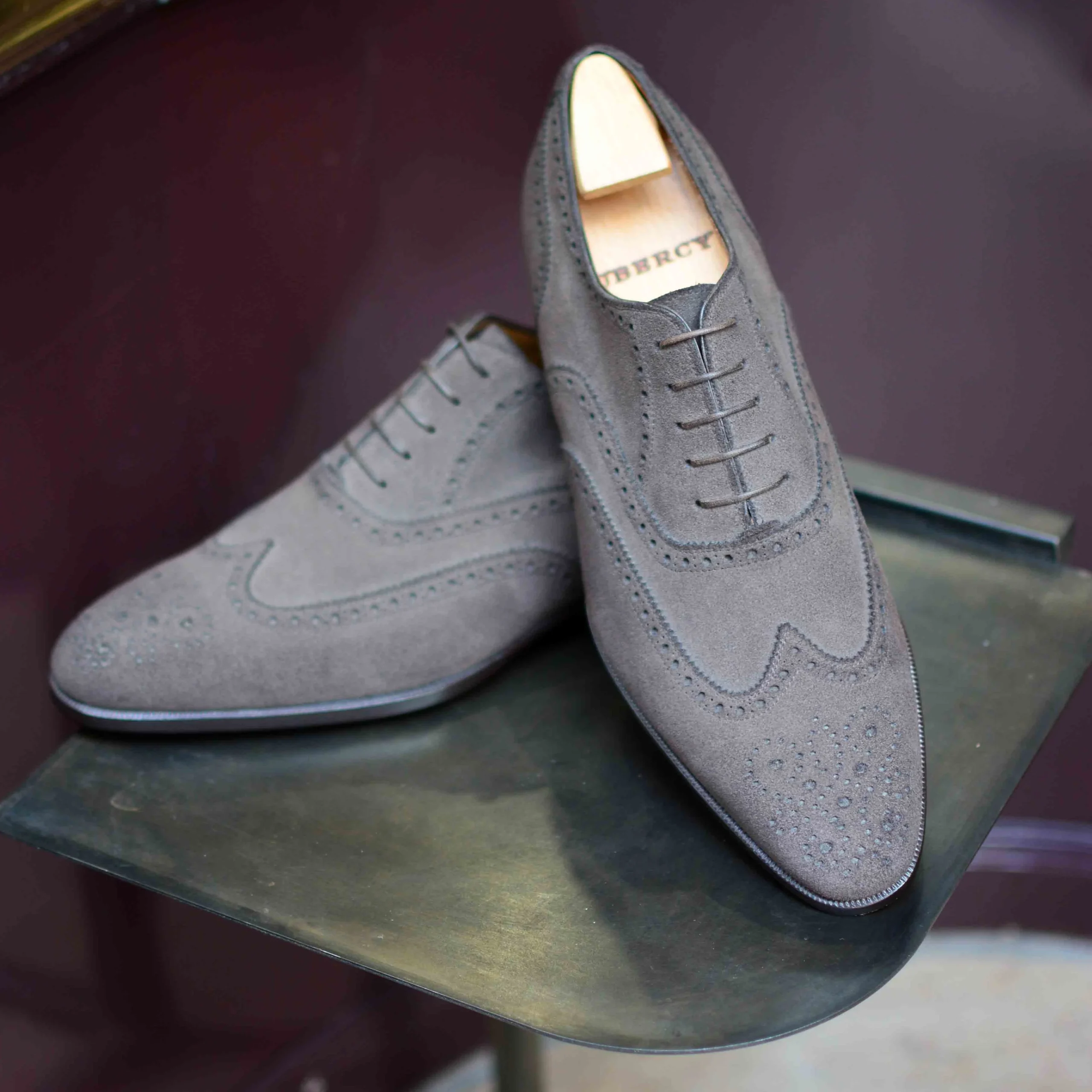 Edward en veau-velours marron - Archives