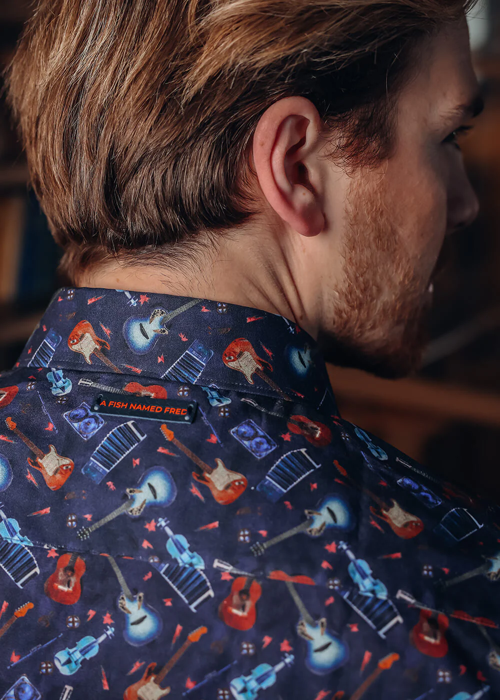 T-shirt Musique à Guitares Variées A Fish Named Fred Marine – Image 3