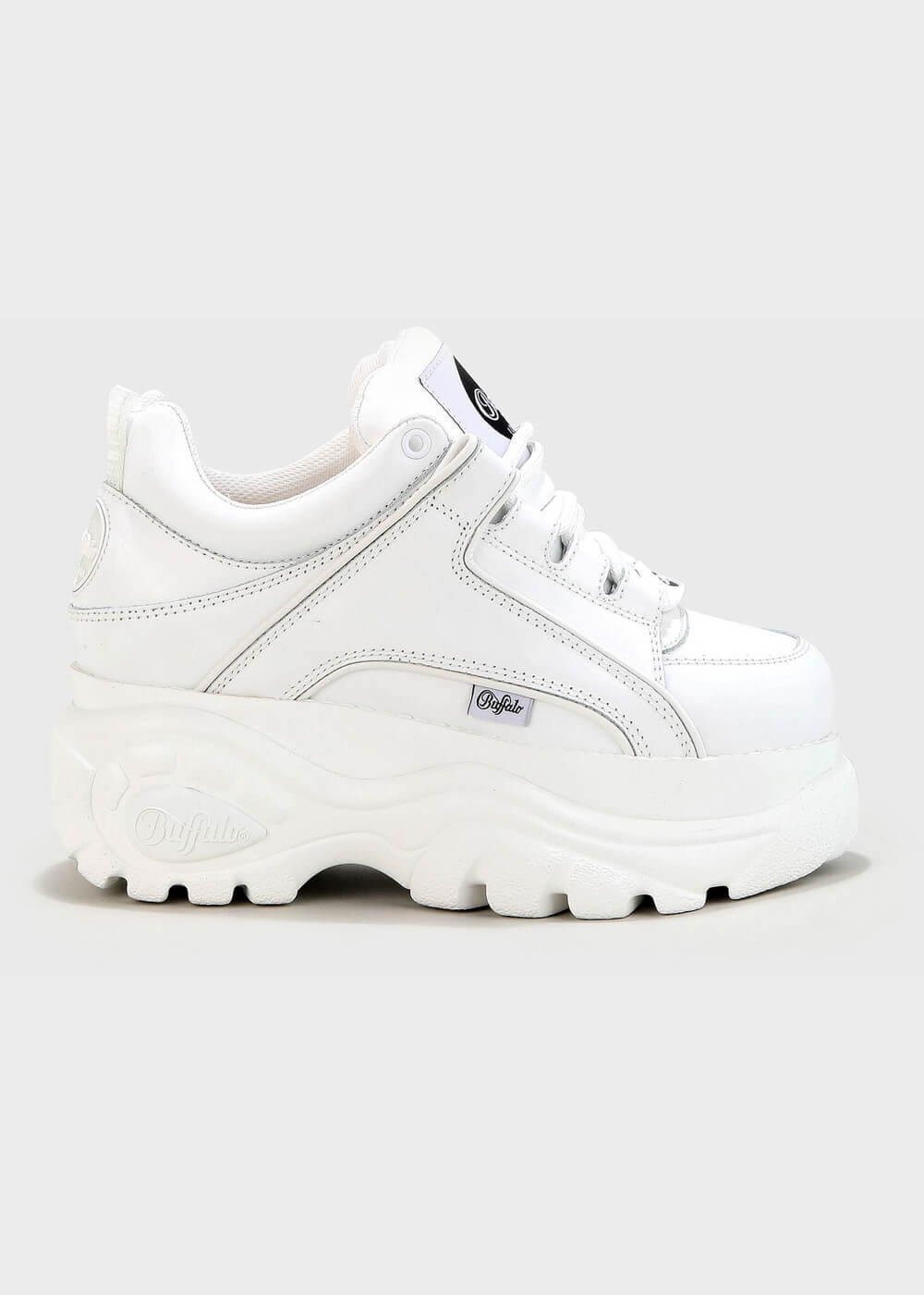 Baskets Plates Basses en Cuir Buffalo London en Blanc