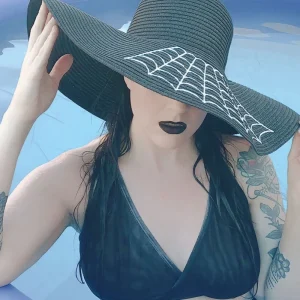 Chapeau de Soleil Noir Witchwood Widow's Web Floppy